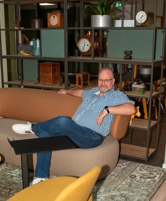 Mracel D RENDO collega